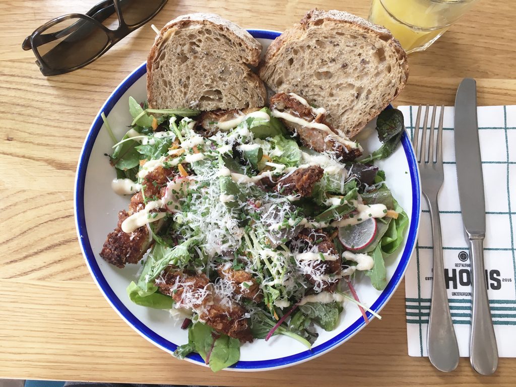 Salade eten bij Thoms